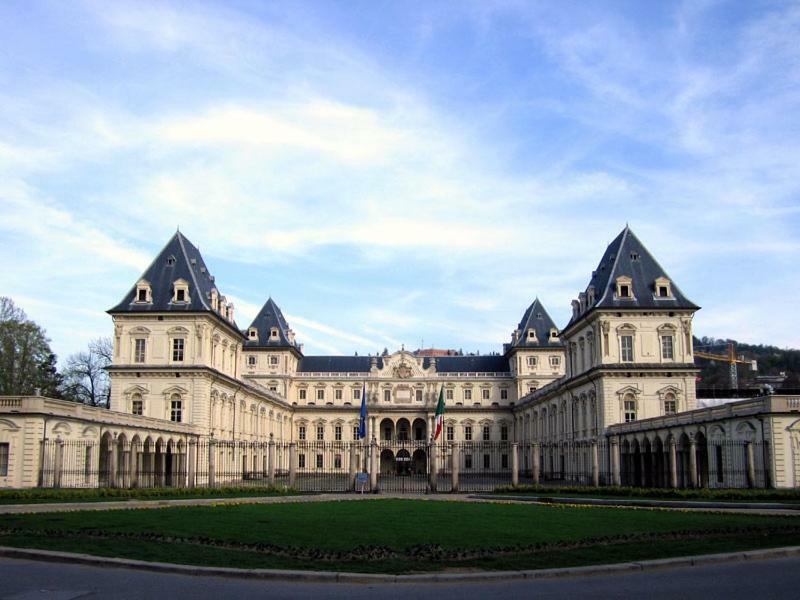 Апартаменты Valentino Турин Экстерьер фото
